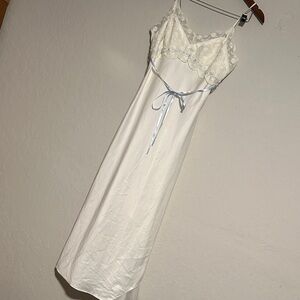 Chic White Lace Chemise with Blue Accents